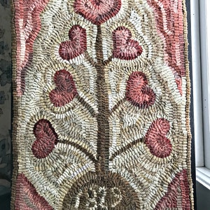 RUG HOOKING KIT 1829 Valentine Heart Tree on Linen image 2