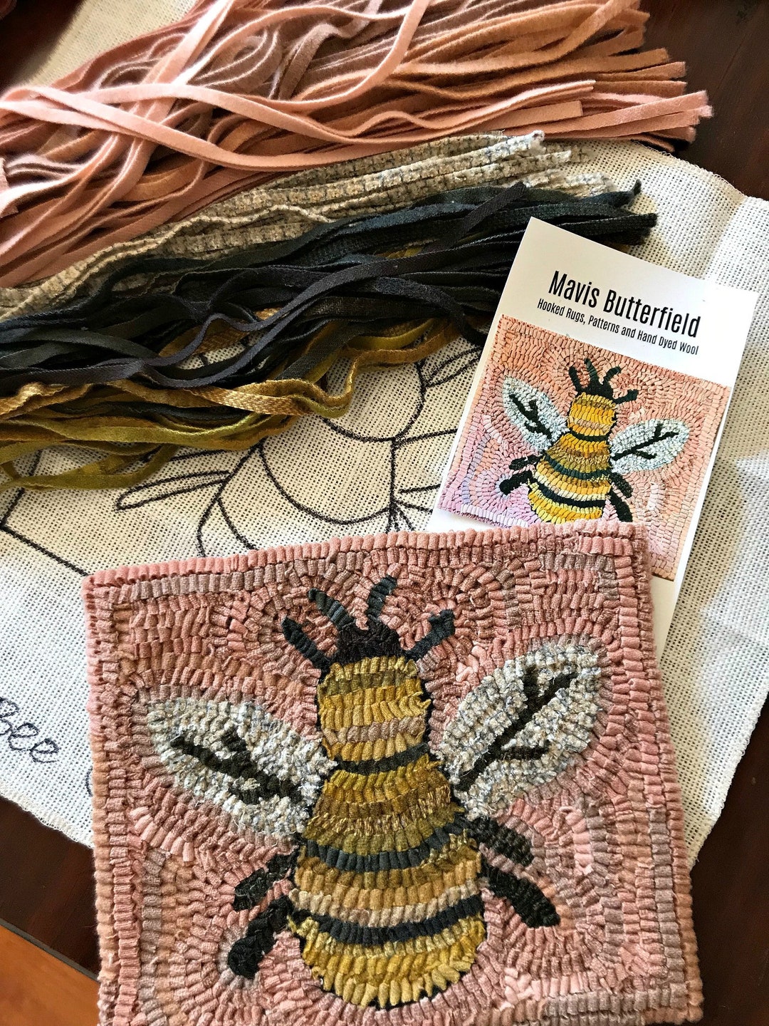 RUG HOOKING KIT - Busy Little Bee on Linen ~ Pink ~ - Etsy