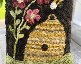 Primitive Folk Art Wool Hooked Rug Bee Wonky Bee Skep PILLOW