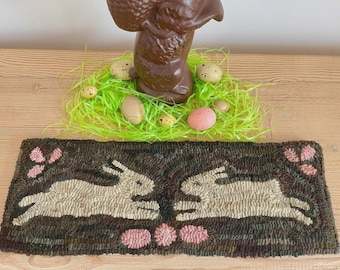 RUG HOOKING KIT - Olde Hares ~ on Linen with Hand Dyed Wool