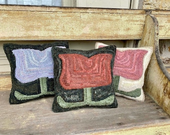 Rug Hooking Pattern Folk Tulip on Linen