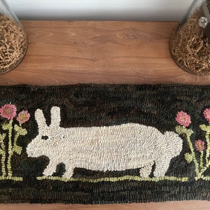 Primitive Folk Art Wool Hooked Rug ~  Garden Stalker Bunny