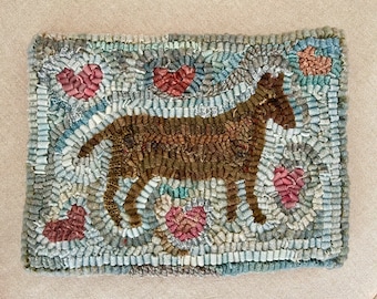 Rug Hooking PATTERN Horse with Hearts on Linen