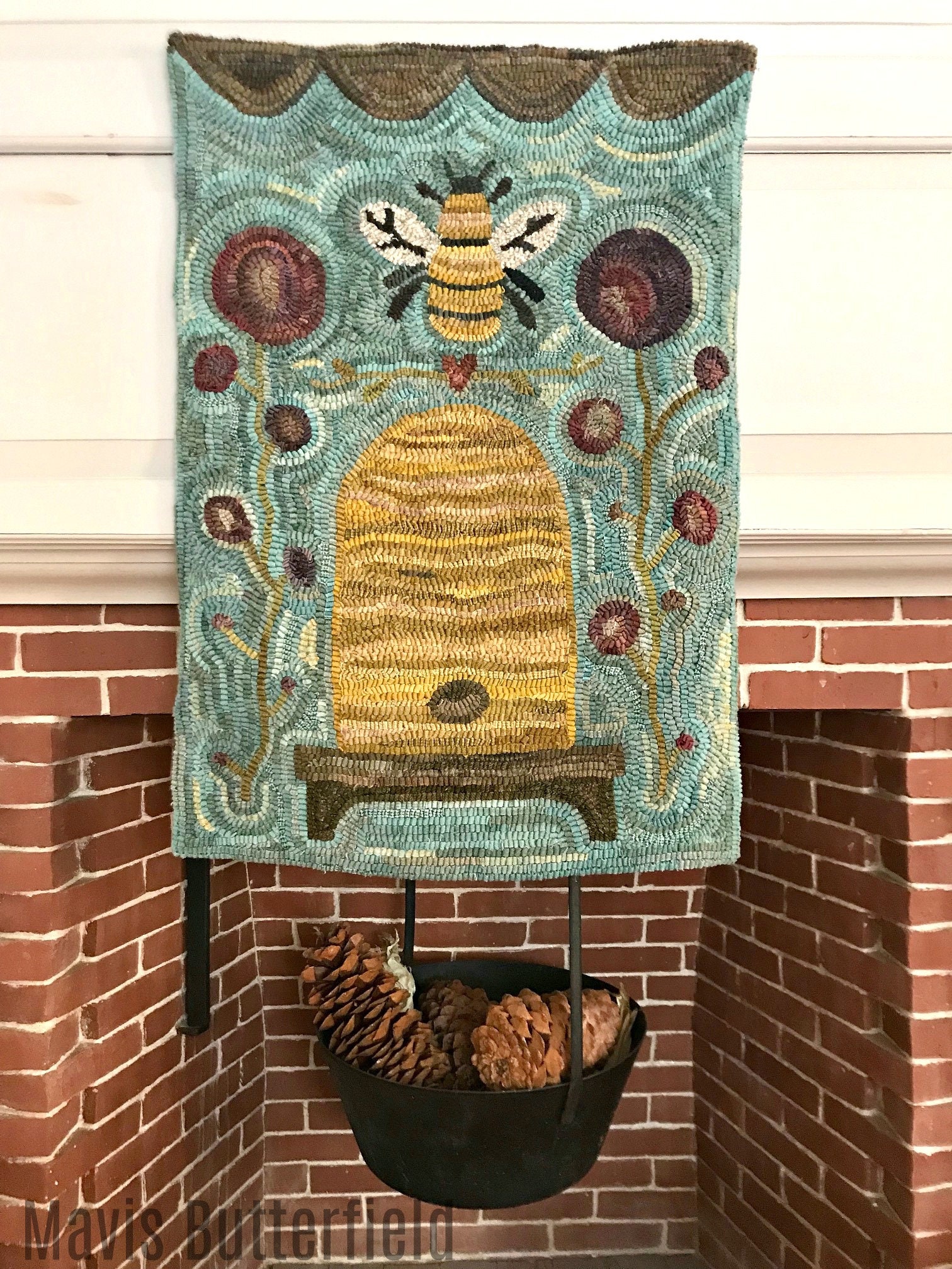 Folk Art Primitive Wool Hooked Rug Queen Bee