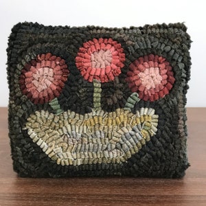 Rug Hooking Pattern Small Flower Basket on Linen