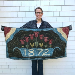 Primitive American  Folk Art Wool Hooked Rug ~ Patriotic Tulips ***