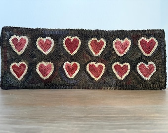 RUG HOOKING KIT - 12 Hearts on Linen