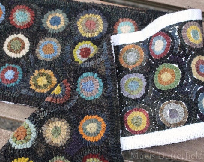 Primitive Folk Art Hooked Penny Rug Table Runner Early Style Etsy