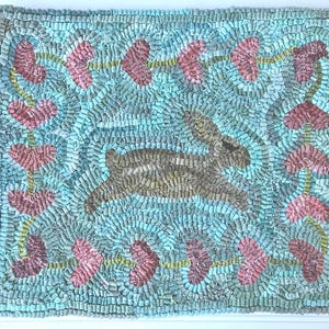 RUG HOOKING KIT - Bunny Love ~ on Linen with Hand Dyed Wool