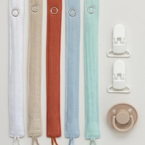 Washable pacifier holder, Muslin Pacifier Clips - 5- piece in one bag
