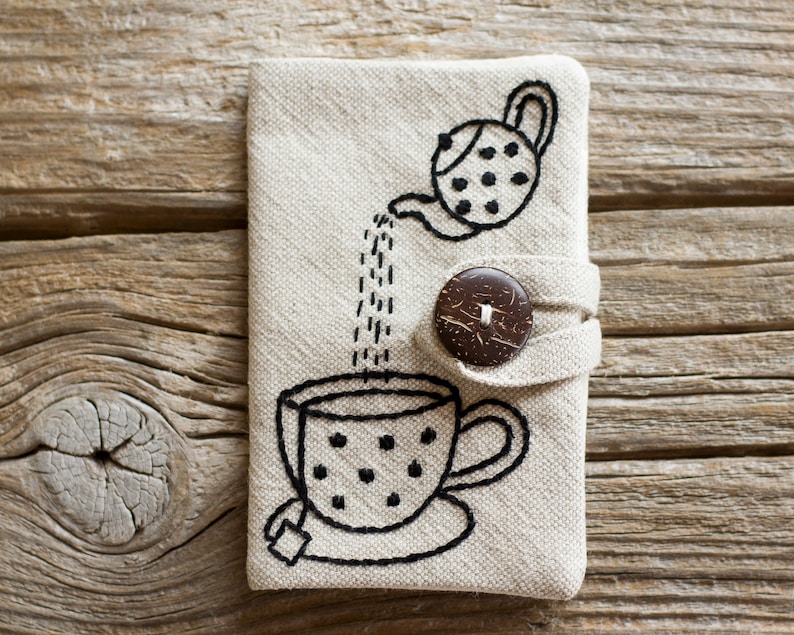 Cartera para bolsitas de té con monograma personalizado, organizador de bolsitas de té de lino y algodón con tetera y taza de té bordadas a mano, regalo para amantes del té imagen 3