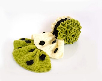 Bufanda de crochet boho en verde, negro y blanco
