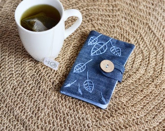 Portefeuille en denim recyclé pour sachets de thé avec feuilles brodées à la main, cadeau porte-sachet de thé pour les amateurs de thé