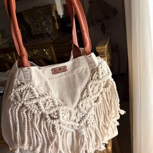 Handmade Off-White Macrame Tote Bag: Boho Everyday Style