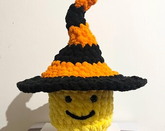 22cm Minifigure Halloween hat accessory - Crochet pattern.