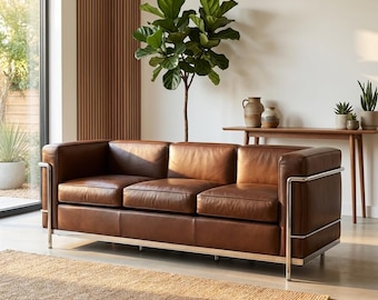 Sofá de couro marrom estilo moderno de meados do século | Sofá de 3 lugares com estrutura cromada | Assento minimalista Bauhaus "Luxo Silencioso"