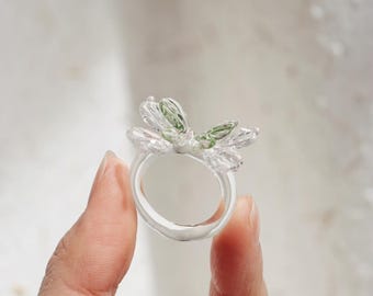 Handmade Lampwork Glass Flower Ring – Frosted Clear Band with Green Crystal Petals, Botanical Statement Jewelry, Unique Gift