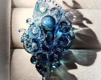 Handmade Glass Octopus Brooch – Ocean Inspired Art Jewelry, Lampwork Glass Pin, Unique Statement Accessory