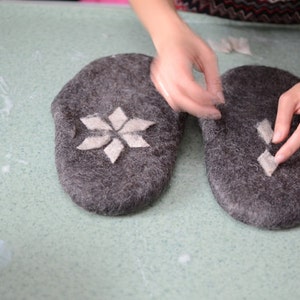 Tutorial Felt wool clogs pattern instant download pdf and video Woolen clogs lesson felted slippers tutorial image 2