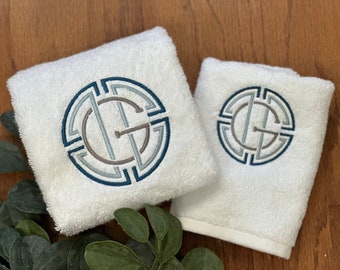 Medallion Monogrammed Hand Towel,  Personalized Fingertip and Hand  Towel, Single Letter Personalized Hand Towel