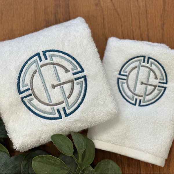 Medallion Monogrammed Hand Towel,  Personalized Fingertip and Hand  Towel, Single Letter Personalized Hand Towel