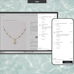 Op de afbeelding: Een laptop en smartphone tonen een e-commerce website met sieraden. De laptop toont een gouden ketting met groene kralen en een zeester-bedel. De smartphone toont de winkelwagen met de ketting en oorbellen.
