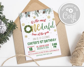 Puede incluir: Una invitación de primer cumpleaños con temática navideña con una corona verde, purpurina dorada y el texto "Es la época más maravillosa del año". La invitación es para la fiesta de cumpleaños número 1 de Carter, el 18 de diciembre a las 2:00 PM en el Toe Jaukins Dome.