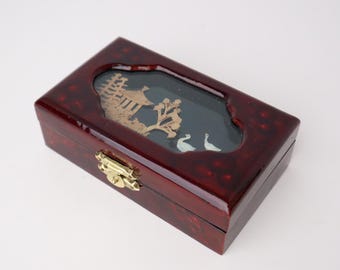 Boîte à bijoux vintage en laque de Chine, boîte à bijoux à fermoir en laiton rouge brun, décor asiatique