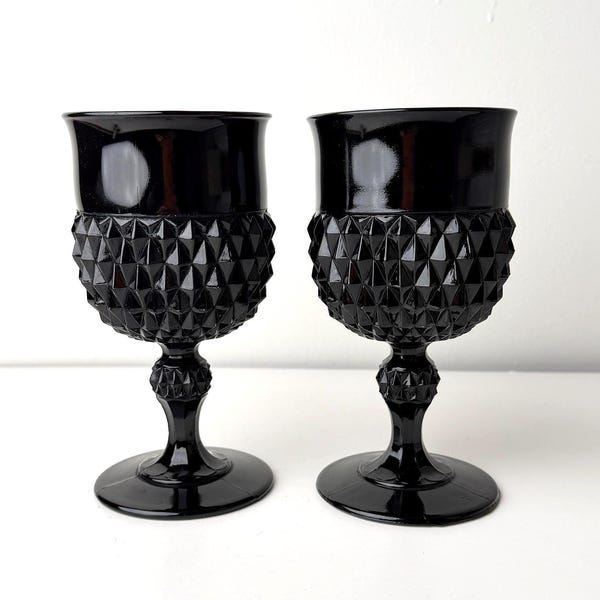 Copas vintage de cristal Indiana Glass Diamond Point de 16,5 cm (6,5 pulgadas) – Juego de 2, color amatista negro, década de 1970.