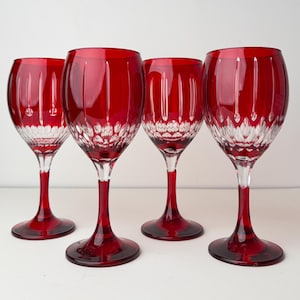 Set med 4 vintage Williams Sonoma Wilshire Ruby Crystal vinglas