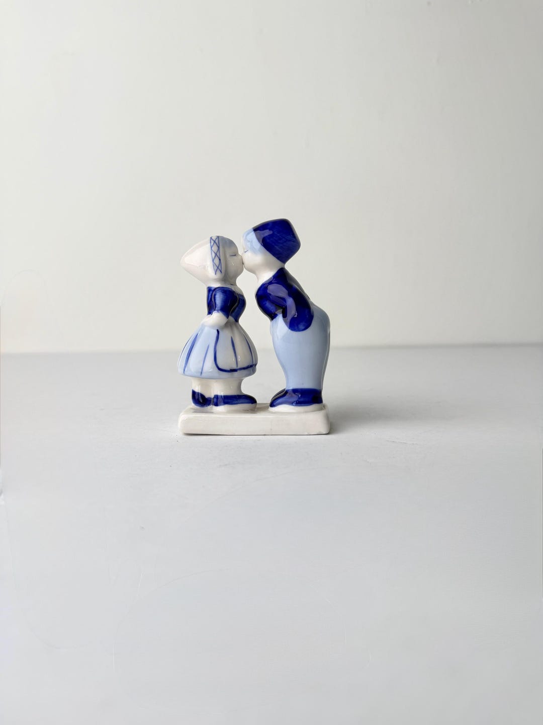 Vintage Delft Blue Kissing Dutch Boy Girl Figurine Blue White Holland ...