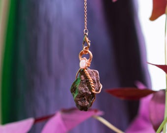 Péndulo de meteorito y piedra lunar: herramienta de adivinación envuelta en cobre