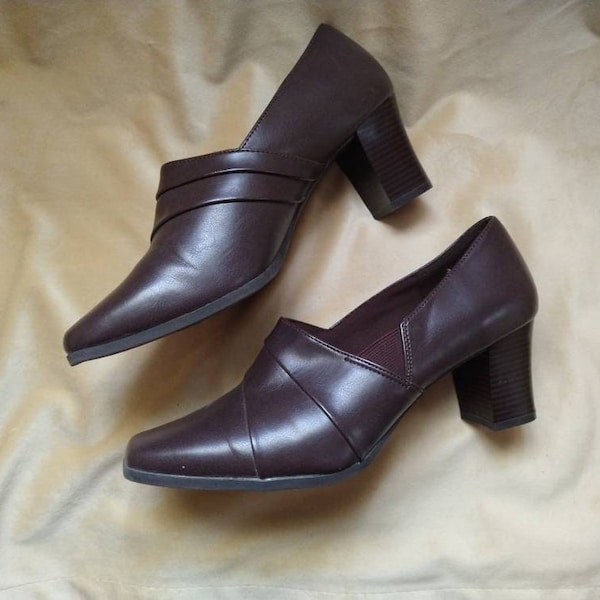 Vintage 90s 00s Dark Chocolate Brown Heeled Slip On Shoes by Comfort Plus Predictions / 8.5 M