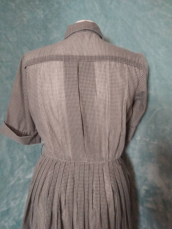 Vintage 1950s 1960s Gray Houndstooth Print Semi S… - image 4