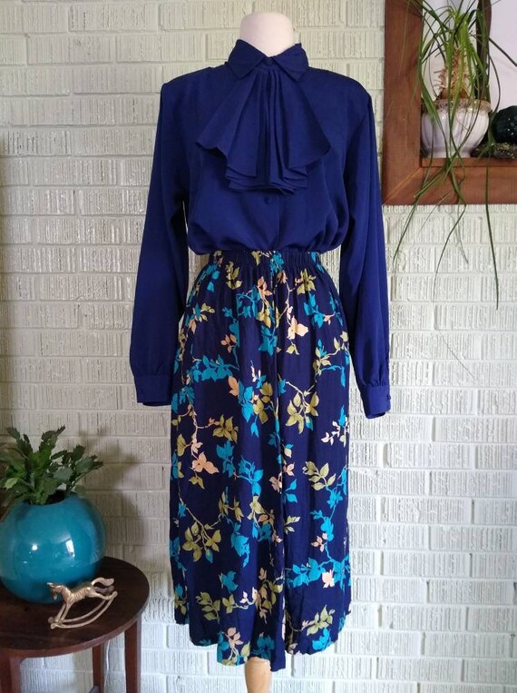 Vintage Midnight Blue and Green Botanical Skirt //