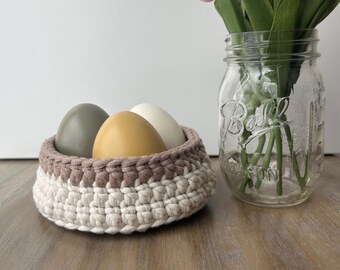 Small crochet basket  decor - dual cream/sandstone color