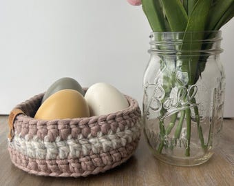 Small crochet basket  decor - dual cream/sandstone color