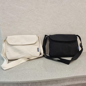 Bolso bandolera minimalista coreano de lona, ajustable, color negro y marfil