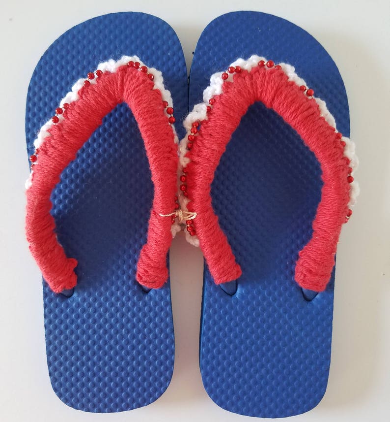 ladies red flip flops