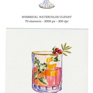 Op de afbeelding: Een aquarelillustratie met een glazen voetstuk waarop vier ingepakte cadeautjes met linten staan, en een apart drinkglas met een roze drankje gegarneerd met hulstblaadjes, rode bessen en een schilletje van een sinaasappel.