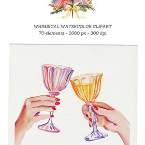 Op de afbeelding: Een aquarelillustratie van twee handen die geribbelde glazen, &eacute;&eacute;n roze en &eacute;&eacute;n geel, tegen elkaar aan klinken. Boven de glazen staat een aquarelkerstboom met roze kerststerren, gouden ornamenten en een geel lint. Tekst: WHIMSICAL WATERCOLOR CLIPART 70 elements - 3000 px - 300 dpi.