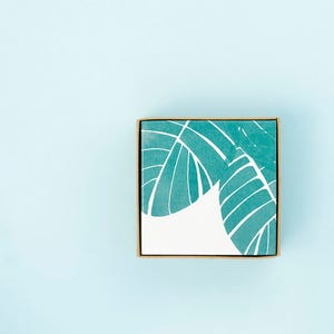 Ensemble de dessous de verre en céramique feuilles de palmier vert émeraude blanc botanique plante tropicale moderne minimaliste élégant décoratif meilleur cadeau pour elle image 5