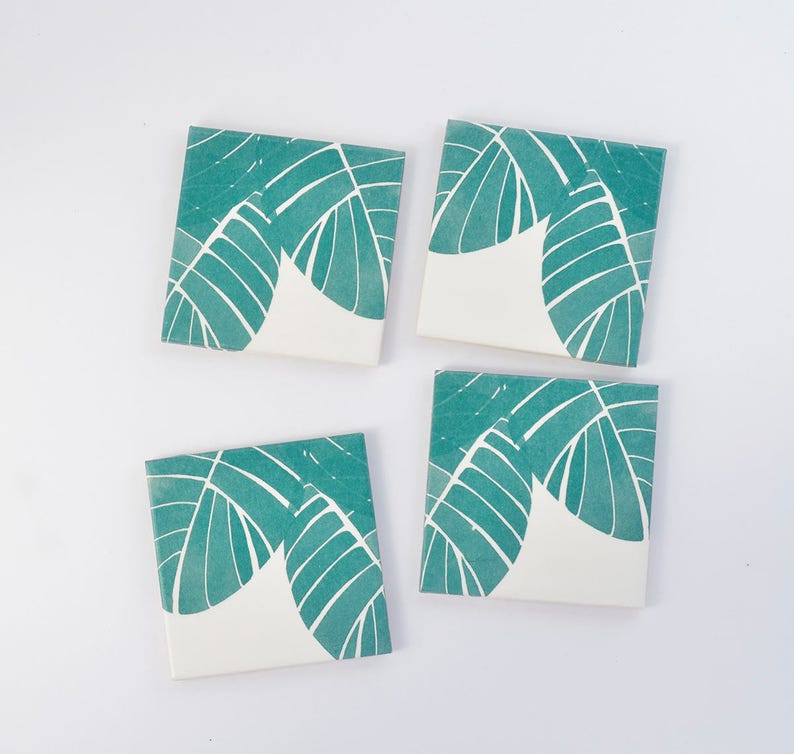 Ensemble de dessous de verre en céramique feuilles de palmier vert émeraude blanc botanique plante tropicale moderne minimaliste élégant décoratif meilleur cadeau pour elle image 2