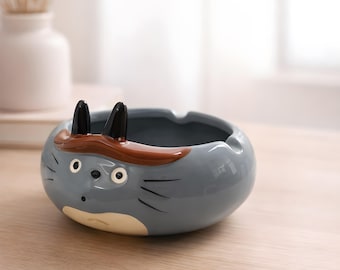 Cenicero de cerámica inspirado en Totoro - Studio Ghibli Anime - Decoración del hogar coleccionable - Cuenco con baratijas de mapache