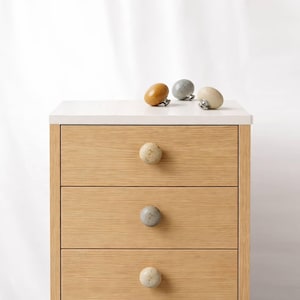 Schrankknöpfe, Natursteinschrankknopf, rustikale Kieselsteinbeschläge, handgefertigte Möbelknöpfe, Küchenschrankbeschläge