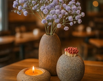 Juego de decoración con piedras naturales de río: portavelas, minijarrón y portacerillas / Decoración wabi-sabi para el hogar / Juego de piedras naturales rústicas / Trío de guijarros hechos a mano