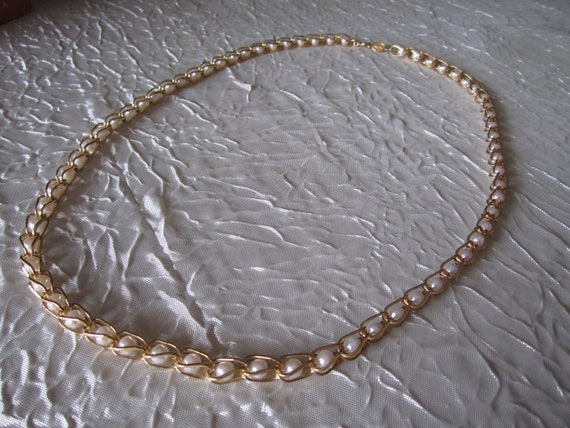 Napier Gold Tone Faux Pearl Vintage Necklace - image 3