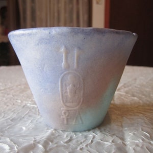 Treasures of Tutankhamun Faience Cup Collectible Souvenir US Bicentennial Exhibition 1976-1979