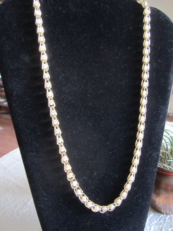 Napier Gold Tone Faux Pearl Vintage Necklace - image 5