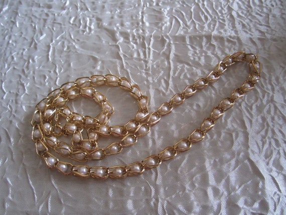 Napier Gold Tone Faux Pearl Vintage Necklace - image 8